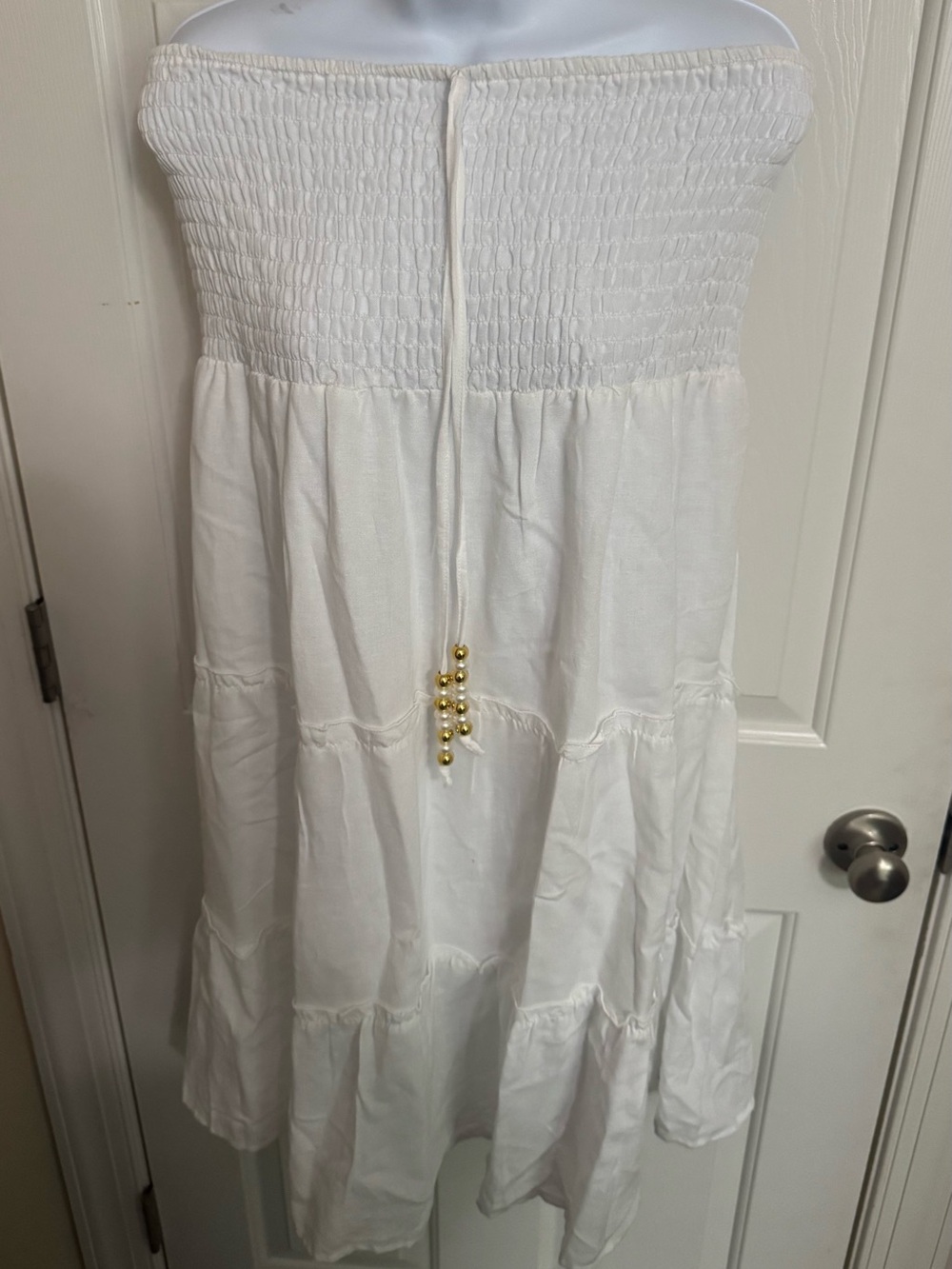 Women’s White Strapless Smocked Sundress